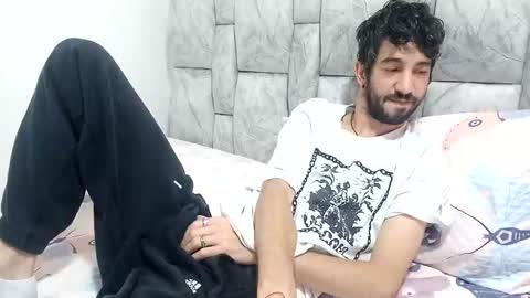 latinlustandfrenchkiss online show from 12-17-25, 03:07