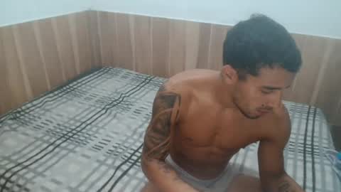 Snapshot of latinmarian chatting on 07-22-26, 01:25 latinmarian online show from 07-22-26, 01:25