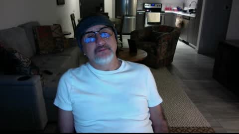 QS - INDEPENDENT MODEL online show from 12-24-24, 07:06