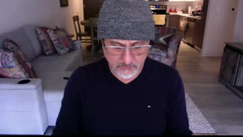 QS - INDEPENDENT MODEL online show from 02-23-25, 08:33