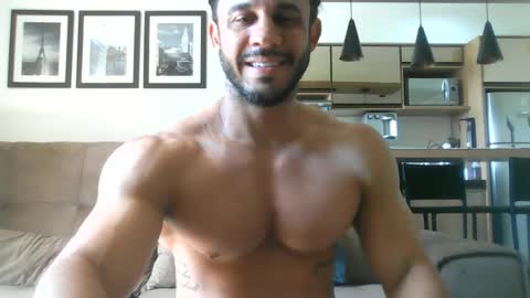 Snapshot of latino_rodri chatting on 06-16-26, 04:09 latino_rodri online show from 06-16-26, 04:09