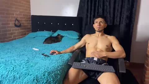 latinosadictosalsexo online show from 06-02-26, 01:29