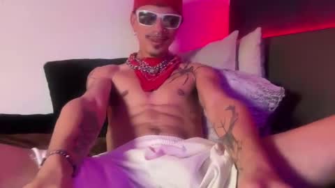 latinprincee online show from 04-26-26, 05:32