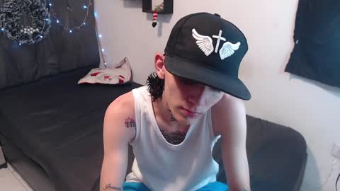 Snapshot of latins_boys_20 chatting on 12-15-24, 04:18 NICK online show from 12-15-24, 04:18