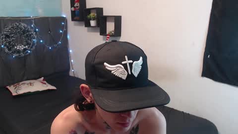 Snapshot of latins_boys_20 chatting on 12-17-24, 10:23 NICK online show from 12-17-24, 10:23