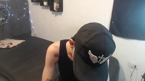 Snapshot of latins_boys_20 chatting on 12-20-24, 04:31 NICK online show from 12-20-24, 04:31