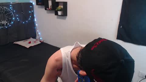 Snapshot of latins_boys_20 chatting on 12-31-24, 04:49 NICK online show from 12-31-24, 04:49