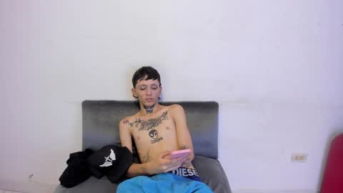 Snapshot of latins_boys_20 chatting on 01-27-25, 07:56 NICK online show from 01-27-25, 07:56