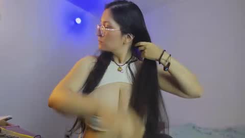 Snapshot of latinsweetx19 chatting on 07-23-26, 04:21 LatinSweetx 19 online show from 07-23-26, 04:21