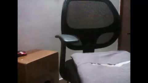 Snapshot of latintropikal chatting on 04-11-26, 08:18 Latin Flow online show from 04-11-26, 08:18