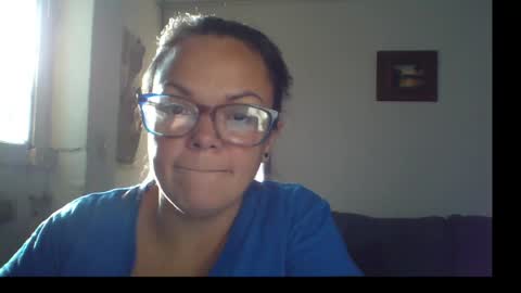 Snapshot of lau16310 chatting on 04-27-26, 09:46 Laura online show from 04-27-26, 09:46