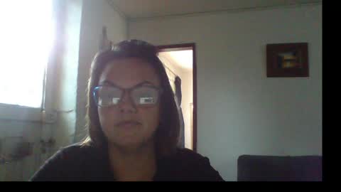 Snapshot of lau16310 chatting on 05-24-26, 08:36 Laura online show from 05-24-26, 08:36