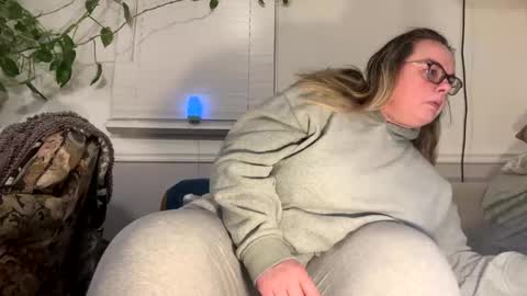 LauLauMa online show from 01-05-25, 07:07