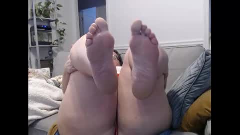 LauLauMa online show from 02-16-25, 02:43