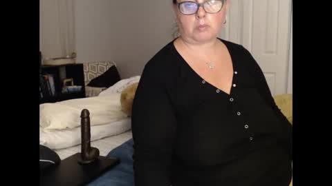 LauLauMa online show from 09-15-25, 03:50