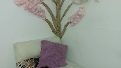 Snapshot of laura__castillo_ chatting on 06-10-26, 12:26 online show from 06-10-26, 12:26