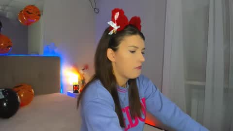 Laura online show from 10-24-25, 05:37