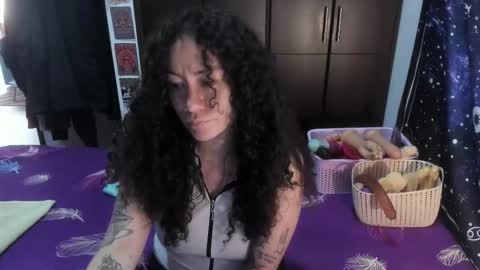  Wen  online show from 11-27-25, 04:09