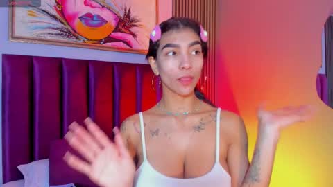 Laura online show from 12-04-25, 01:20