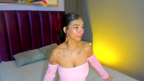 Snapshot of laura_aristizabal_19 chatting on 04-23-26, 01:13 Laura online show from 04-23-26, 01:13