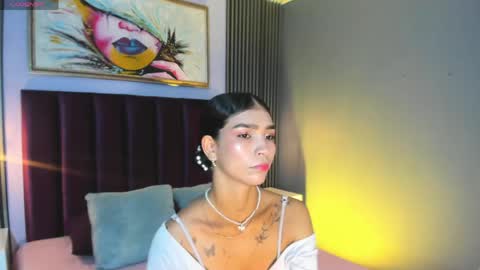 Snapshot of laura_aristizabal_19 chatting on 04-28-26, 12:43 Laura online show from 04-28-26, 12:43