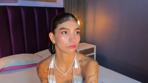 Snapshot of laura_aristizabal_19 chatting on 05-05-26, 11:51 Laura online show from 05-05-26, 11:51