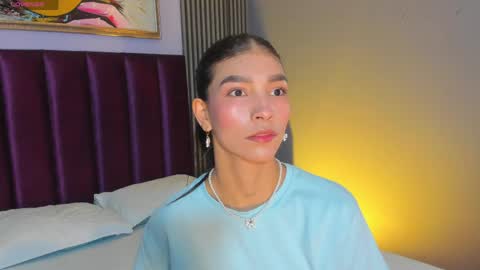 Snapshot of laura_aristizabal_19 chatting on 05-14-26, 11:39 Laura online show from 05-14-26, 11:39