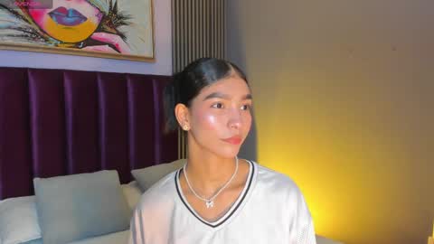 Snapshot of laura_aristizabal_19 chatting on 05-21-26, 11:50 Laura online show from 05-21-26, 11:50