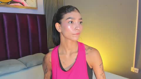 Snapshot of laura_aristizabal_19 chatting on 05-22-26, 11:49 Laura online show from 05-22-26, 11:49