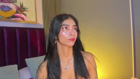 Snapshot of laura_aristizabal_19 chatting on 05-28-26, 11:51 Laura online show from 05-28-26, 11:51