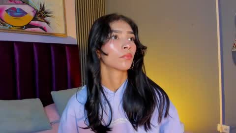 Snapshot of laura_aristizabal_19 chatting on 05-31-26, 11:50 Laura online show from 05-31-26, 11:50