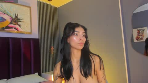 Snapshot of laura_aristizabal_19 chatting on 06-03-26, 02:33 Laura online show from 06-03-26, 02:33