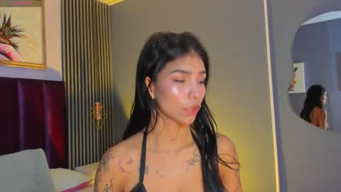Snapshot of laura_aristizabal_19 chatting on 06-06-26, 12:32 Laura online show from 06-06-26, 12:32
