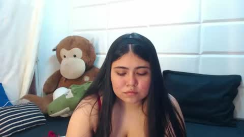 L A U R A online show from 06-28-26, 03:45