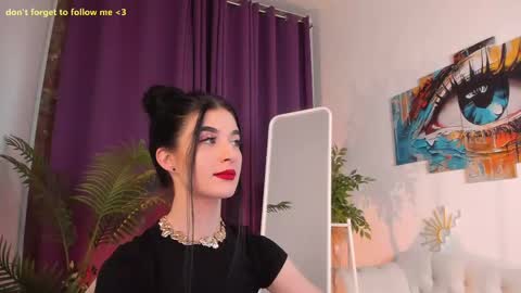 Snapshot of laura_coy chatting on 06-11-26, 12:32 Laura online show from 06-11-26, 12:32