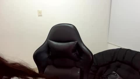 laura online show from 11-19-25, 11:49