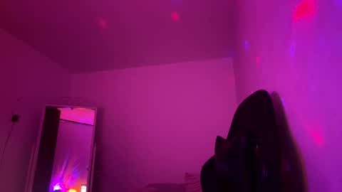 laura online show from 03-11-26, 12:38