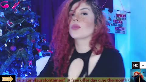 Snapshot of laura_fountain_ chatting on 12-12-24, 02:04 weedcam Curly Laura OF    online show from 12-12-24, 02:04