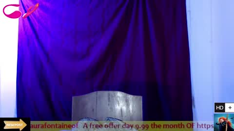 Snapshot of laura_fountain_ chatting on 01-23-25, 11:15 weedcam Curly Laura OF    online show from 01-23-25, 11:15