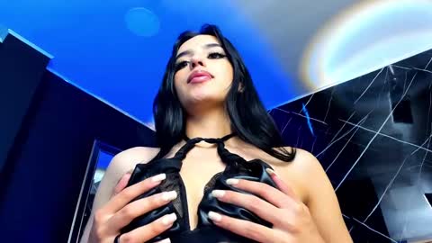 Snapshot of laura_hentai chatting on 12-03-24, 04:28 Laura online show from 12-03-24, 04:28