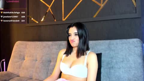 Snapshot of laura_hentai chatting on 03-01-25, 09:18 Laura online show from 03-01-25, 09:18