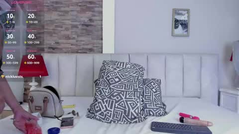 Snapshot of laura_latinhot chatting on 05-20-26, 08:59 laura latinhot online show from 05-20-26, 08:59