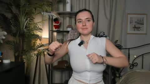 Snapshot of laura_mutti chatting on 04-18-26, 04:00 Samantha online show from 04-18-26, 04:00