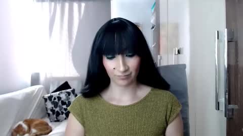 Laura online show from 11-17-25, 09:09