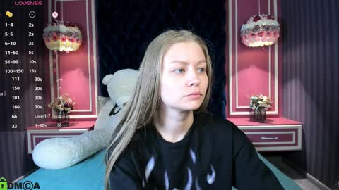 Laura online show from 04-10-26, 03:06