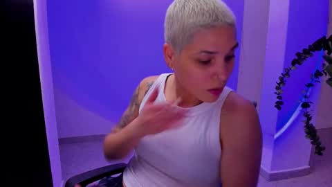 Laura Rose online show from 09-12-25, 06:02