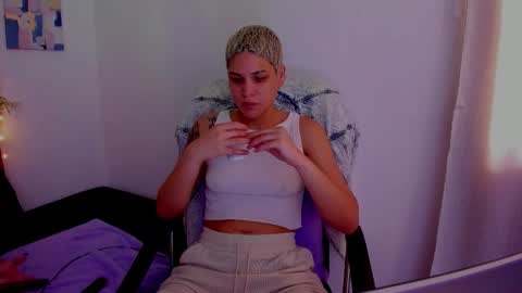 Laura Rose online show from 10-05-25, 04:49