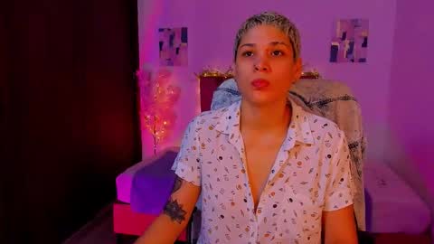 Laura Rose online show from 10-13-25, 06:19