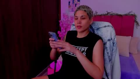 Laura Rose online show from 10-17-25, 06:54