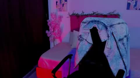 Laura Rose online show from 10-18-25, 06:41